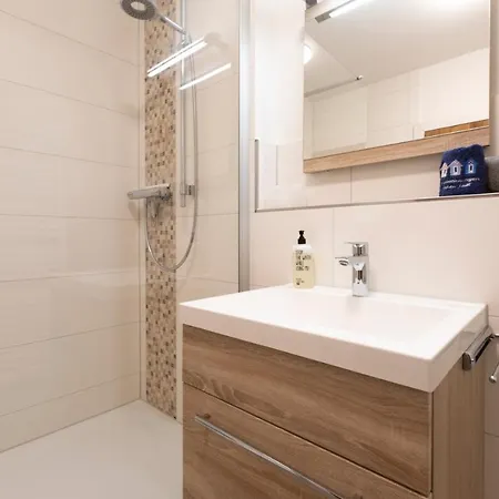 Hotel Haus Kerstin 117 - Ferienwohnung Dingi *