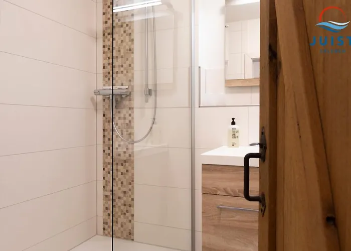 ホテル Haus Kerstin 117 - Ferienwohnung Dingi ユイスト